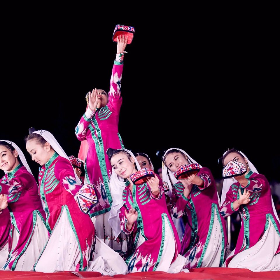 維吾爾族舞蹈新編，小巷深處的魅力舞動(dòng)