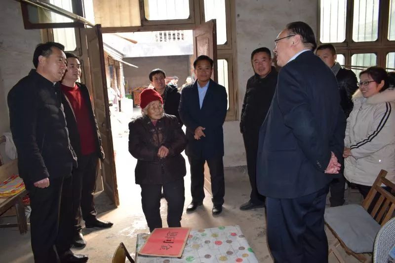 單縣領(lǐng)導(dǎo)班子動態(tài)與小巷深處的獨特風(fēng)味探索