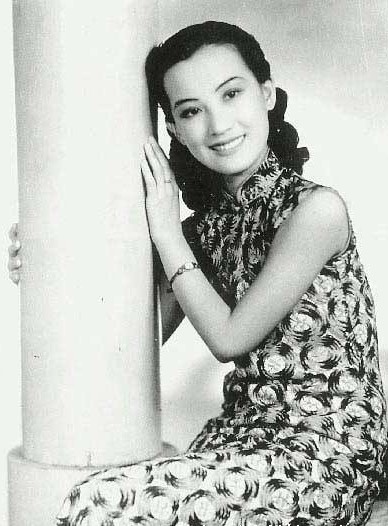 民國(guó)女演員踏足自然美景之旅，探索之旅開(kāi)啟