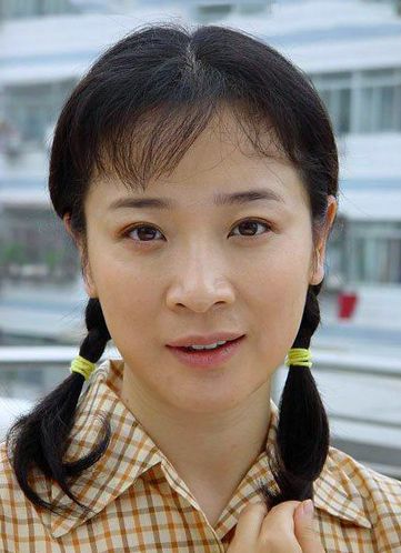 四區(qū)演員的角色定位與多維表達藝術(shù)探討