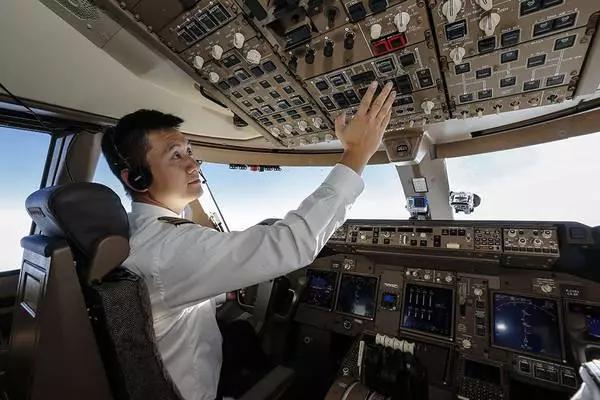 今日最新啤機機長招聘啟事