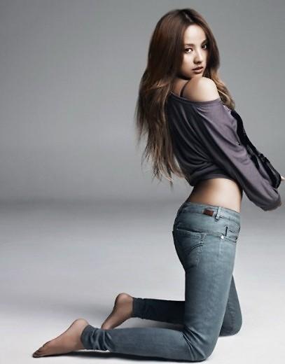 李孝利最新圖片寫真，音樂與時尚的跨界魅力展現(xiàn)獨特魅力風采