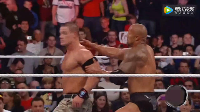WWE巨星巨石強(qiáng)森的賽場日常，友情、汗水與榮耀的最新比賽