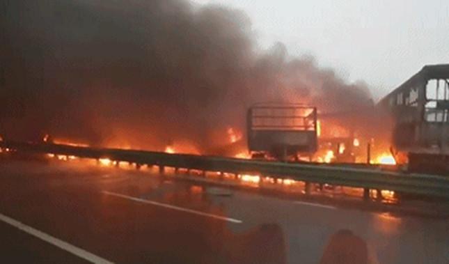 包茂高速車禍最新消息今日更新，緊急關(guān)注車禍進(jìn)展