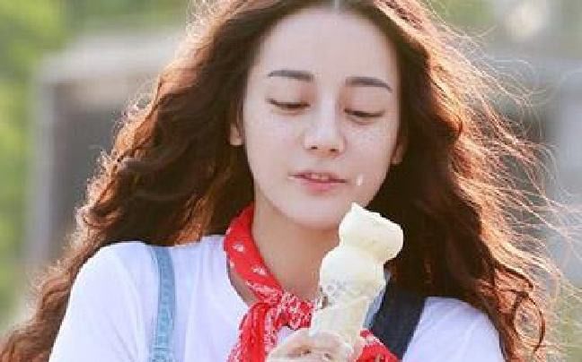 熱巴微博最新圖片，學(xué)習(xí)變化的力量，自信成就旅程的閃耀瞬間