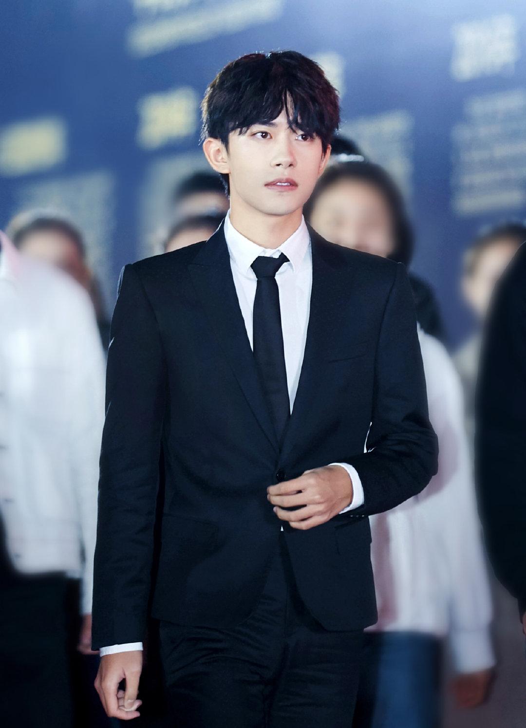 易烊千璽最新資訊，獲取最新動(dòng)態(tài)與技能學(xué)習(xí)的方法全解析